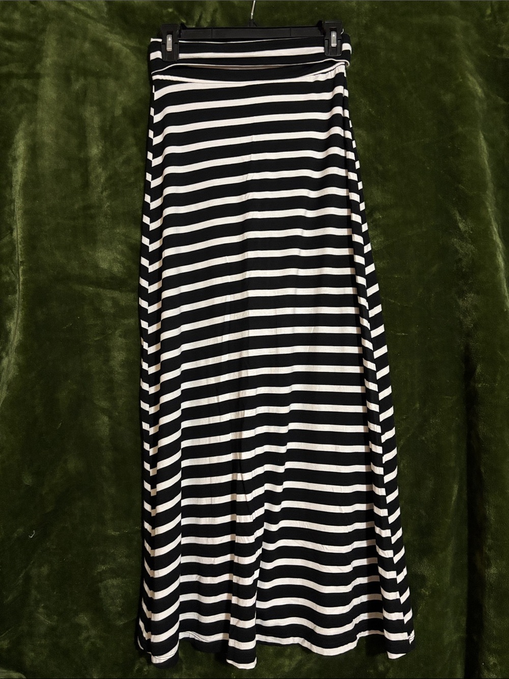 Chic Black and White Striped Maxi Skirt